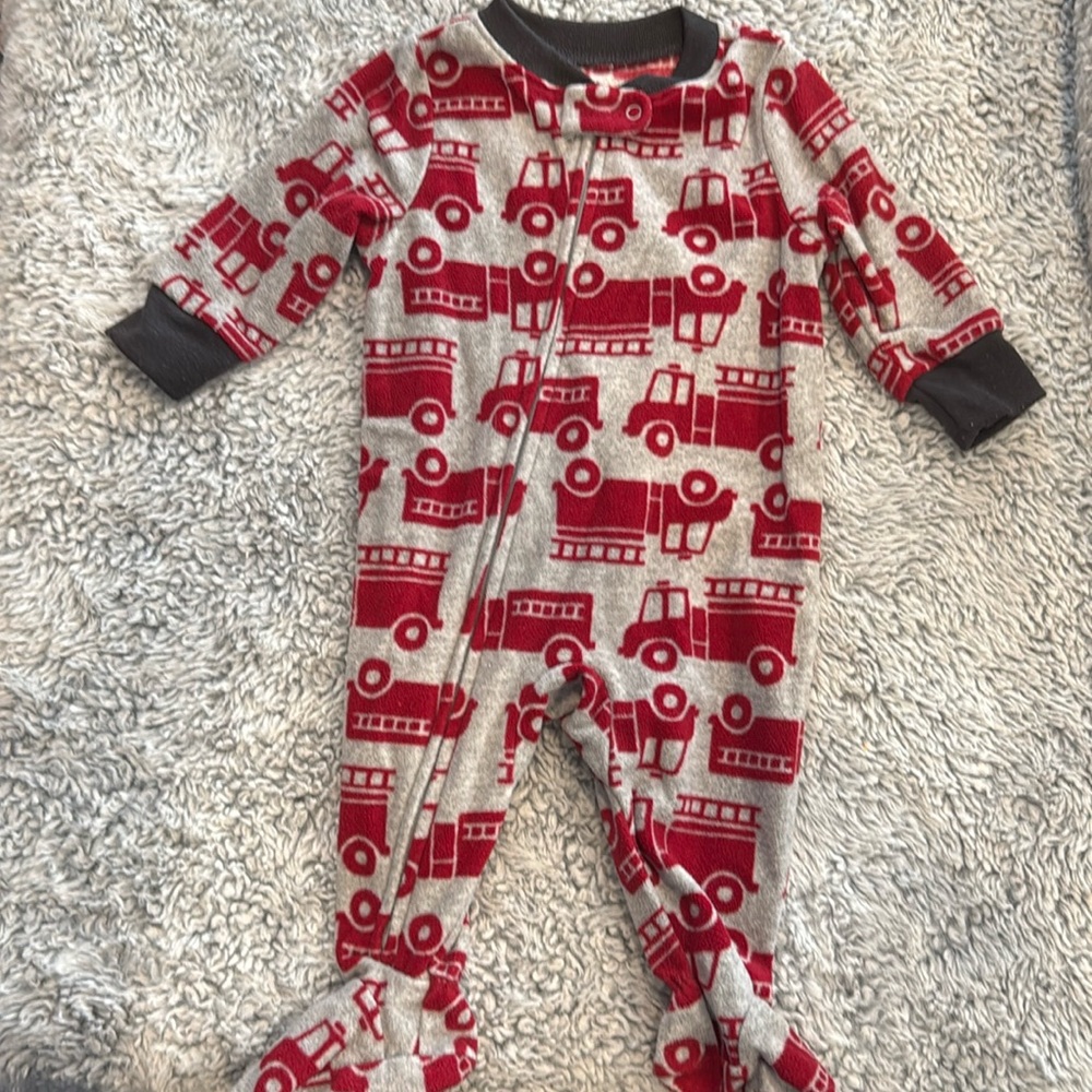 0-3mos Carter’s fleece sleeper